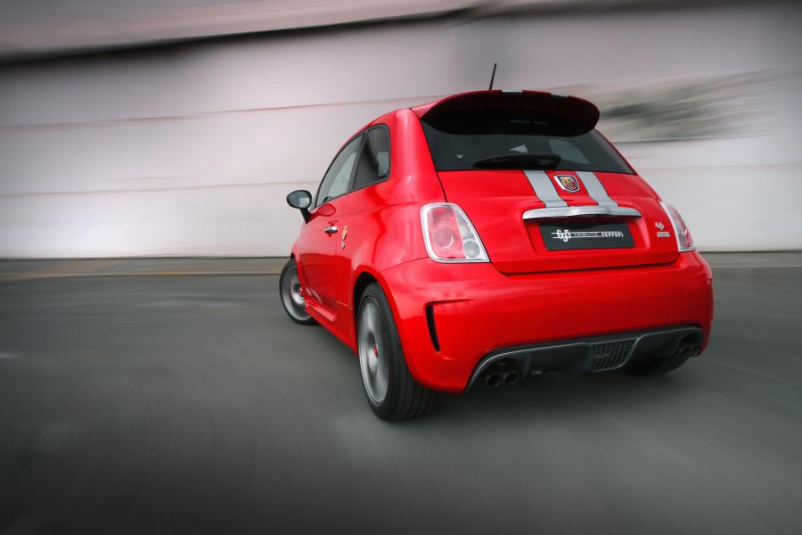  Abarth 695 Tributo Ferrari 2012 года  (ZA) (фото 2 из 24)
